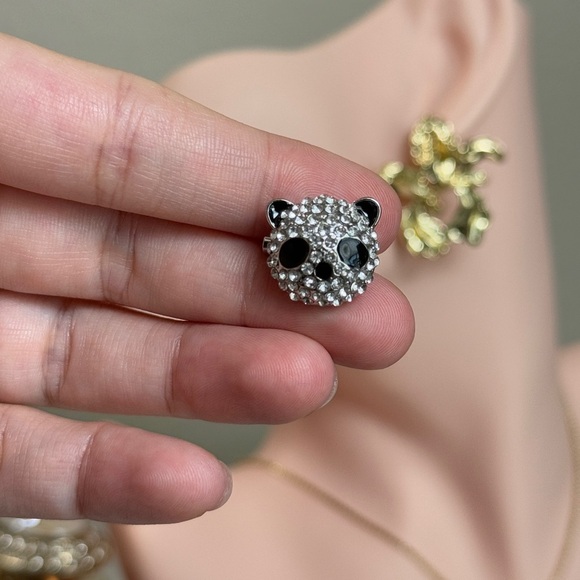⚜️🐼 Minimalist Cute Panda Sparkling Brooch With Crystals 💎 - Picture 3 of 6